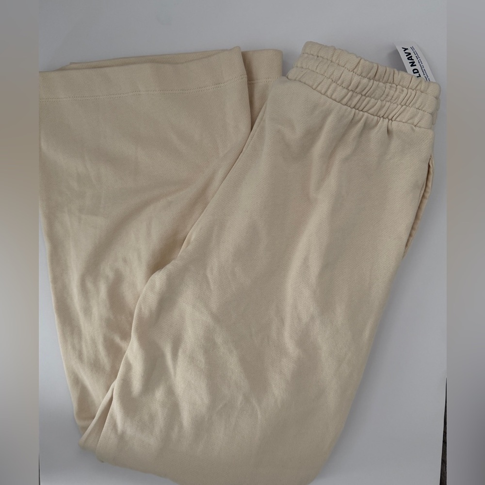 Old Navy High Waisted So Comfy Wide-Leg Sweatpants - Picture 6 of 7